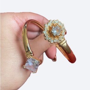 Elegant Gold Bracelet with Crystal Accents